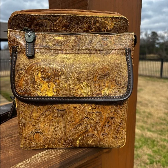 GUC! Relic Vintage Paisley Leather Gold Crossbody Bag - Picture 13 of 14
